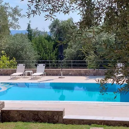 Villa Mayroula
