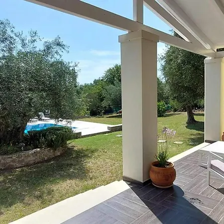 Mayroula Kato Korakiana